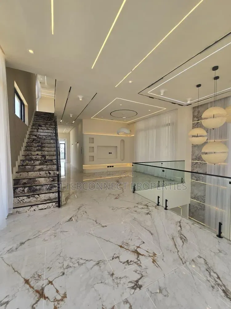 5bdrm Duplex in Lekki Phase 1 for sale in Lekki Phase 1