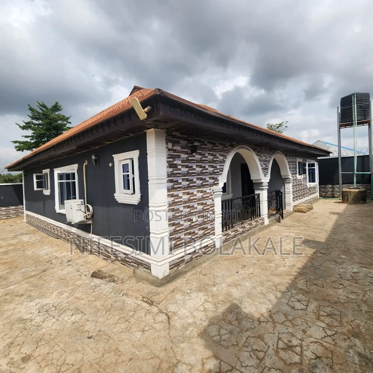 3bdrm Bungalow in Omi Adio for sale in Omi Adio