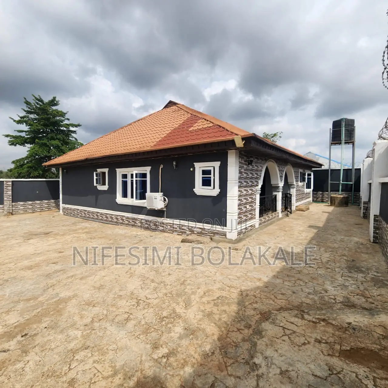 3bdrm Bungalow in Omi Adio for sale in Omi Adio