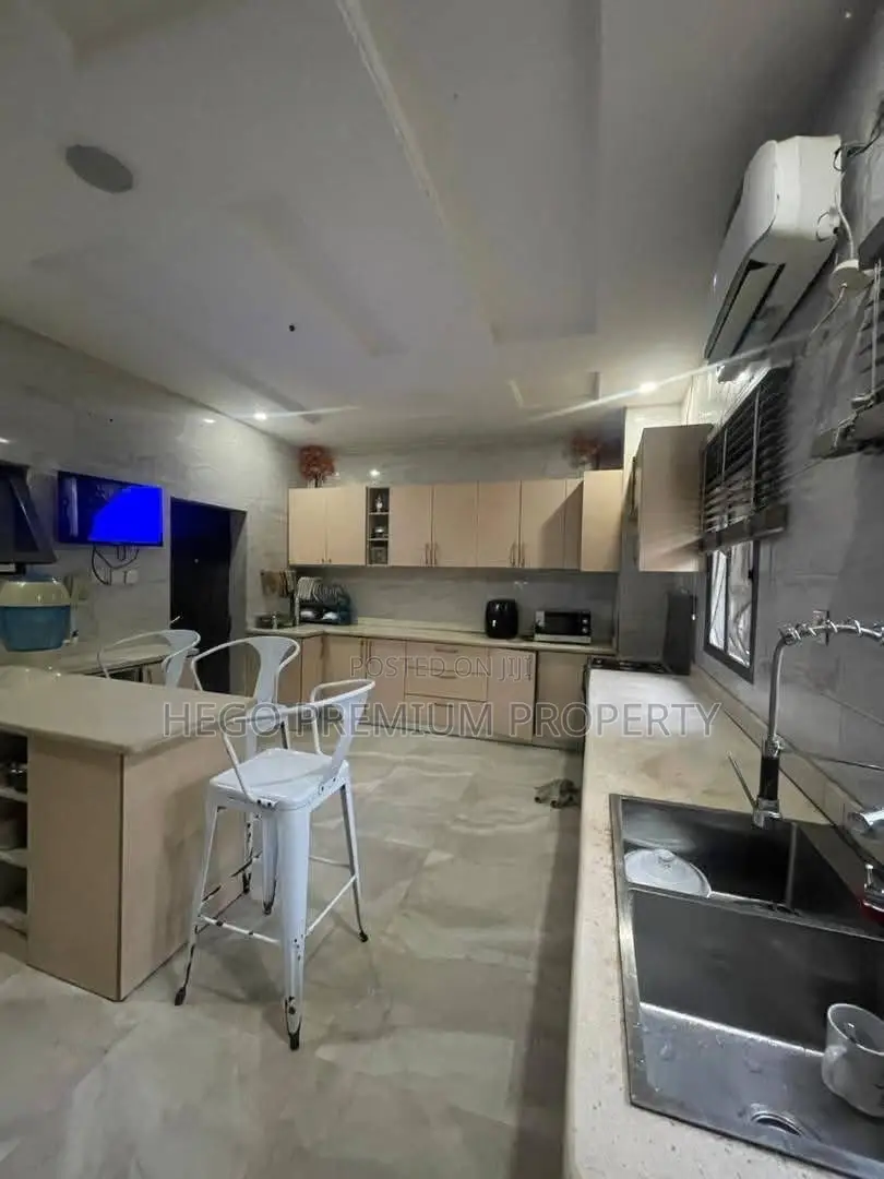 5bdrm Duplex in Majesty Estate,, Uzoba for sale in Uzoba
