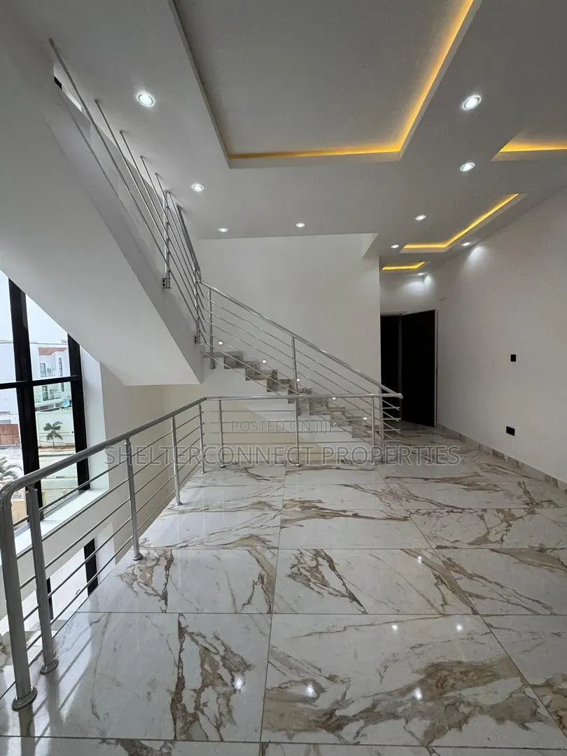 6bdrm Duplex in Lekki Phase 1 for sale in Lekki Phase 1