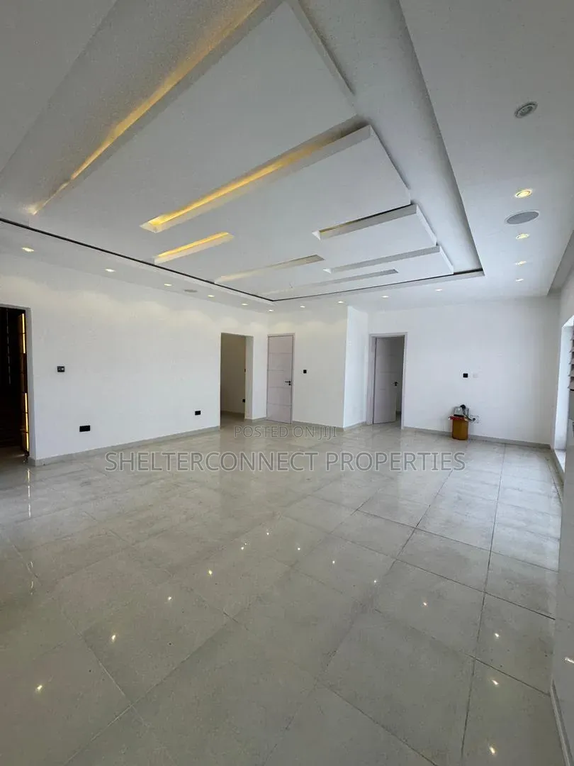 6bdrm Duplex in Lekki Phase 1 for sale in Lekki Phase 1