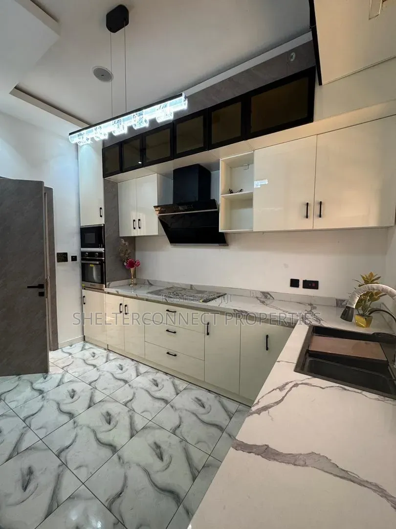 4bdrm Duplex in Lekki Phase 1 for sale in Lekki Phase 1