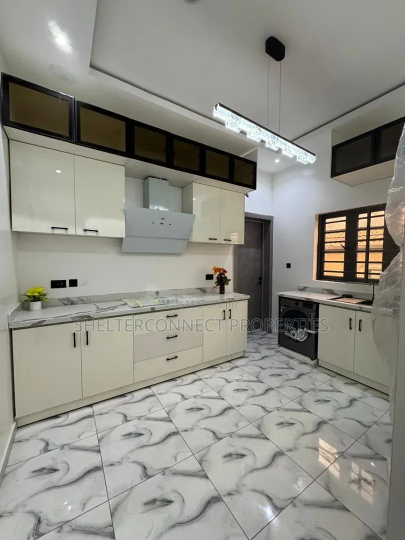 4bdrm Duplex in Lekki Phase 1 for sale in Lekki Phase 1