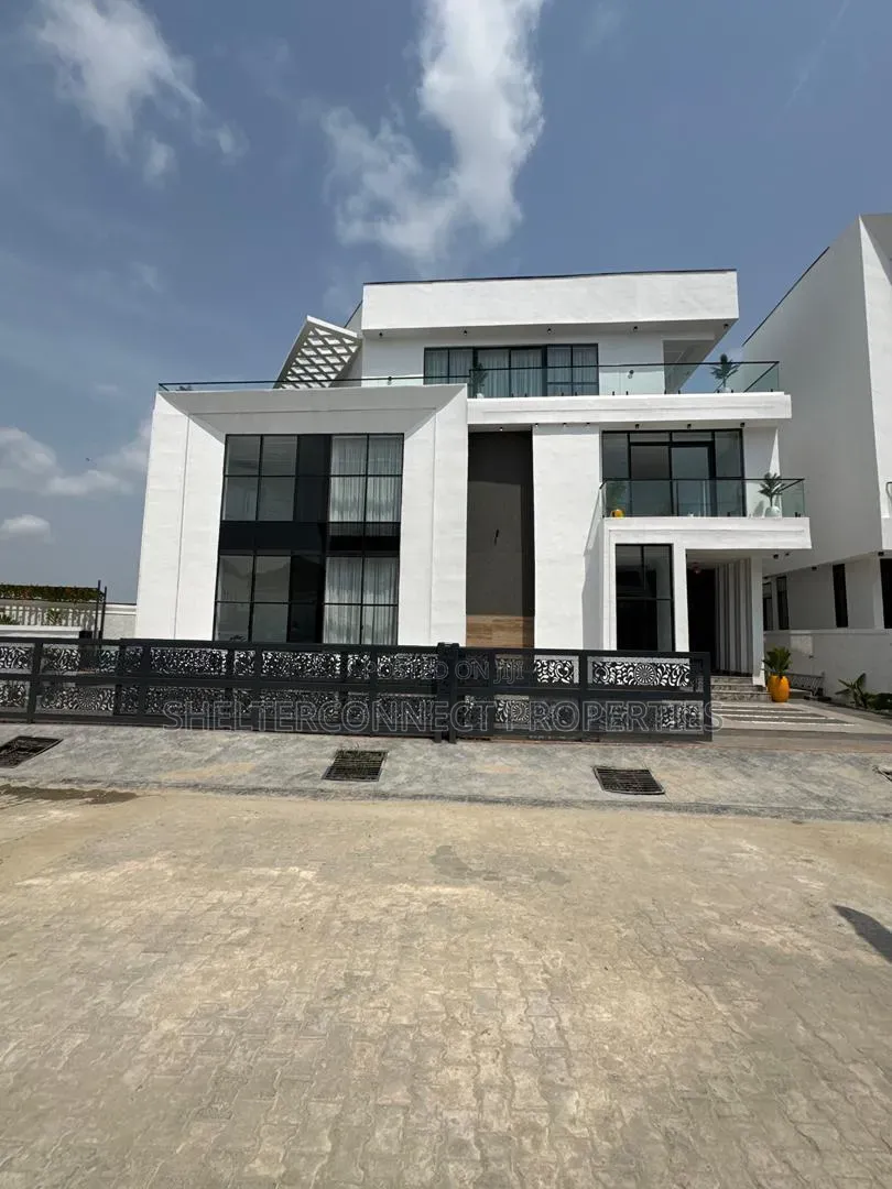 6bdrm Duplex in Chevron for sale in Chevron