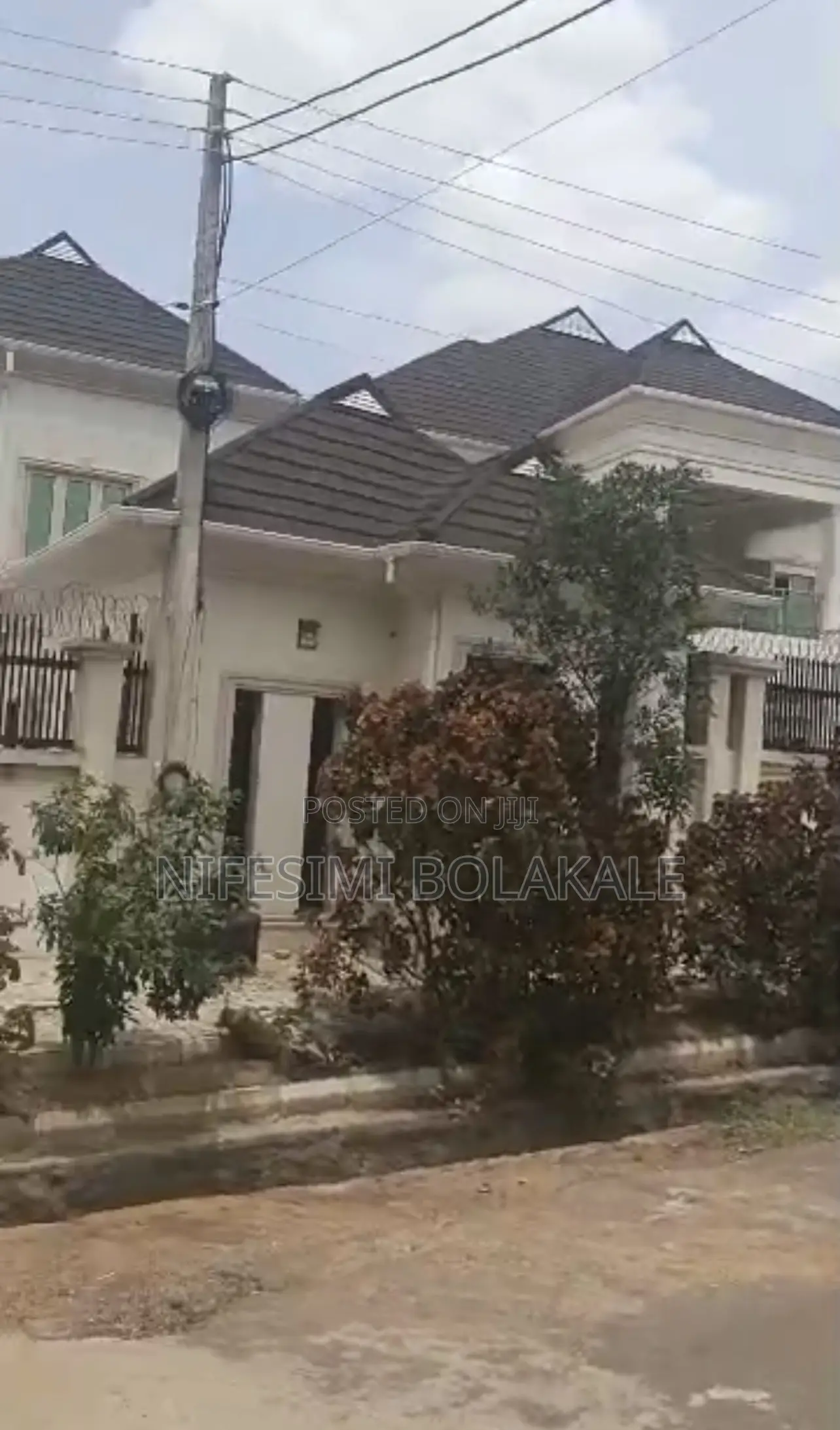 6bdrm Block of Flats in Laari Estate, for sale in Oluyole