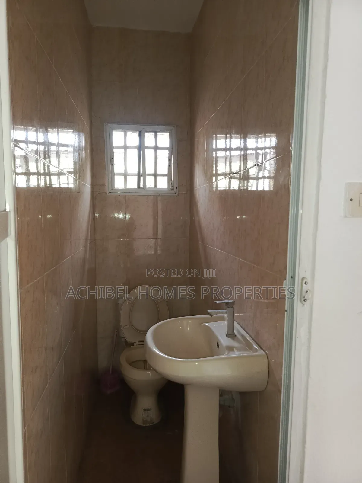 2bdrm Apartment in Osapa, Jakande for rent in Jakande