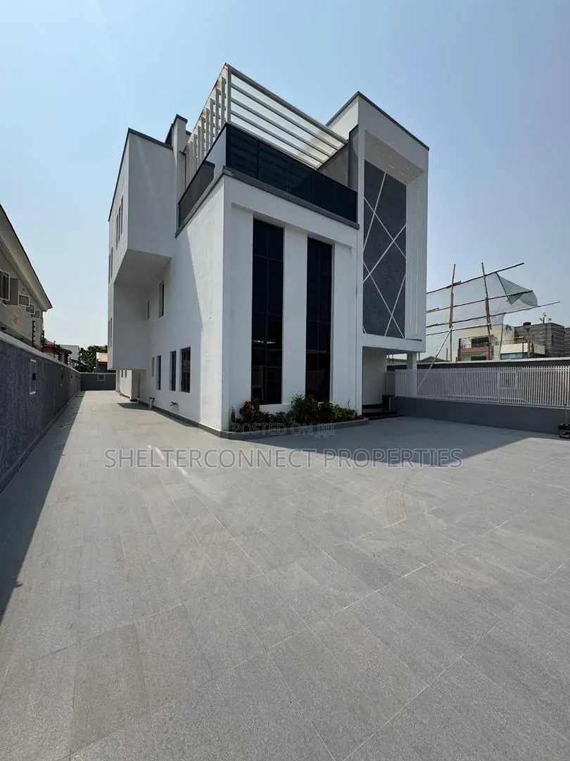 5bdrm Duplex in Lekki Phase 1 for sale in Lekki Phase 1