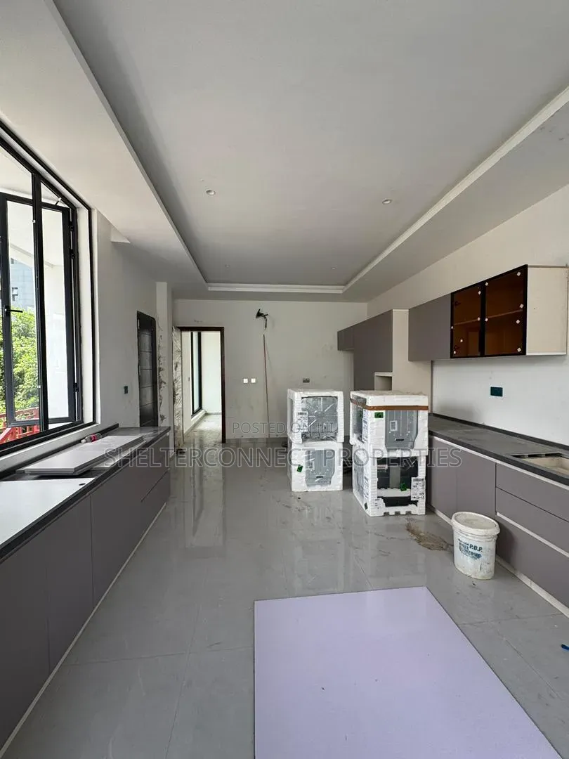 5bdrm Duplex in Banana Island for sale in Banana Island