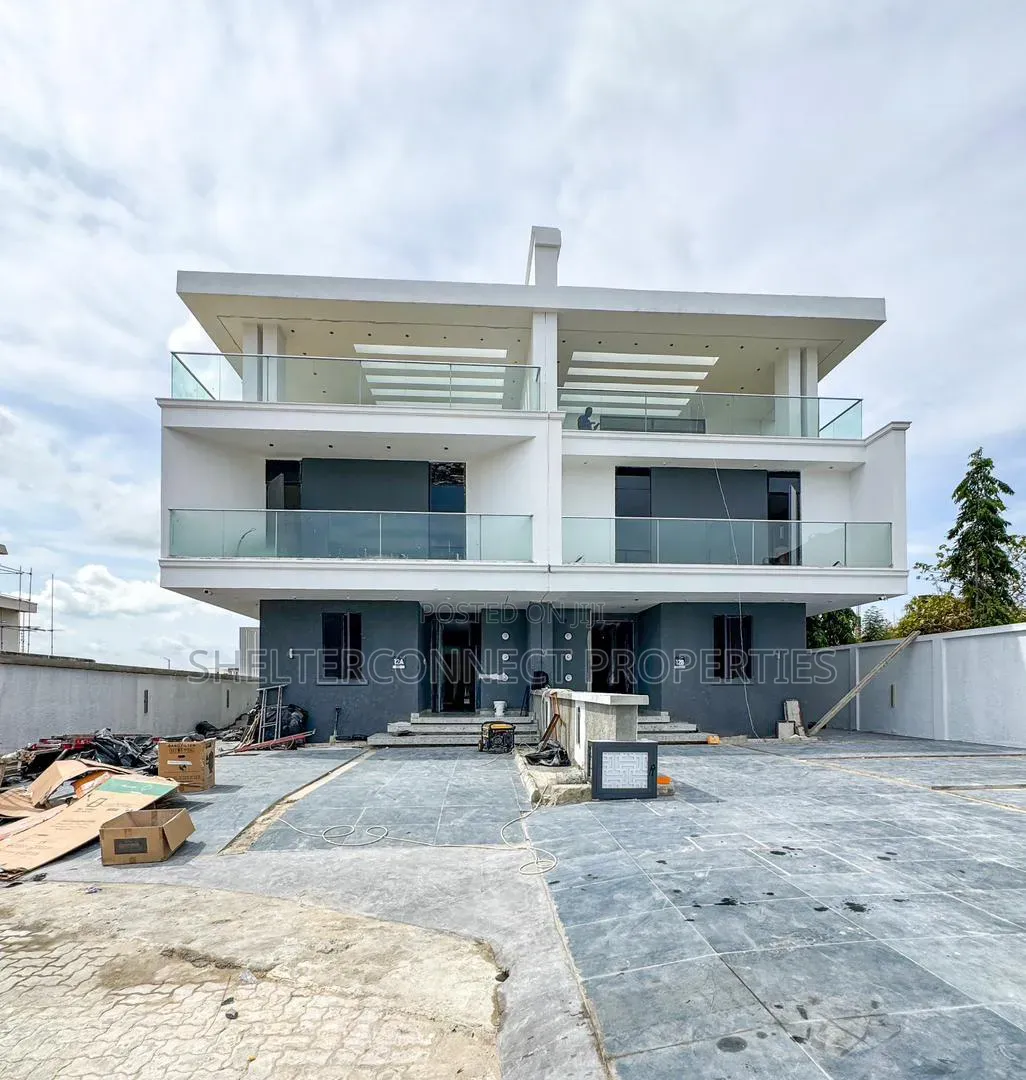 5bdrm Duplex in Ikate for sale in Ikate