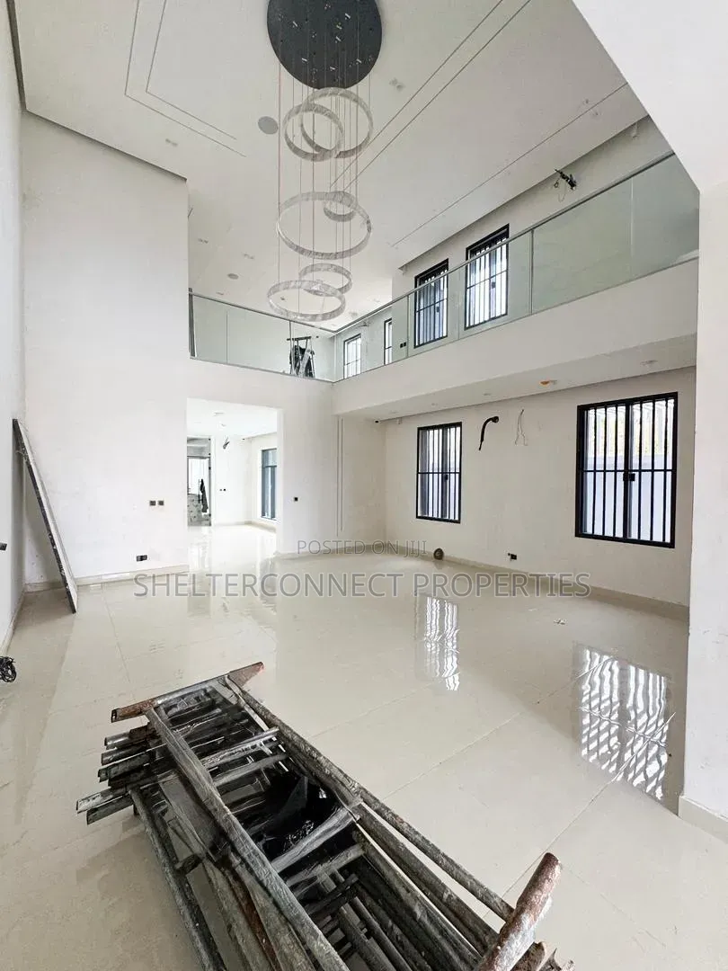 5bdrm Duplex in Ikate for sale in Ikate