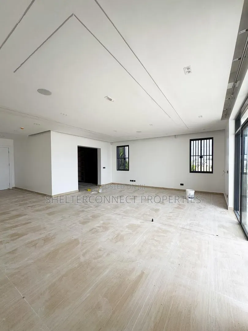 5bdrm Duplex in Ikate for sale in Ikate