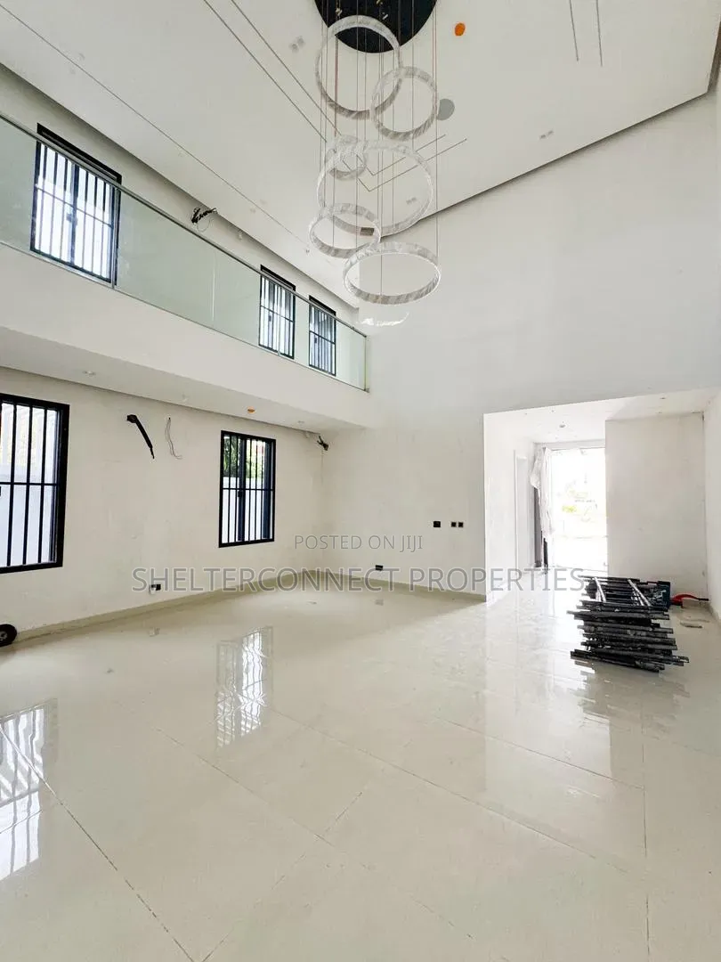 5bdrm Duplex in Ikate for sale in Ikate