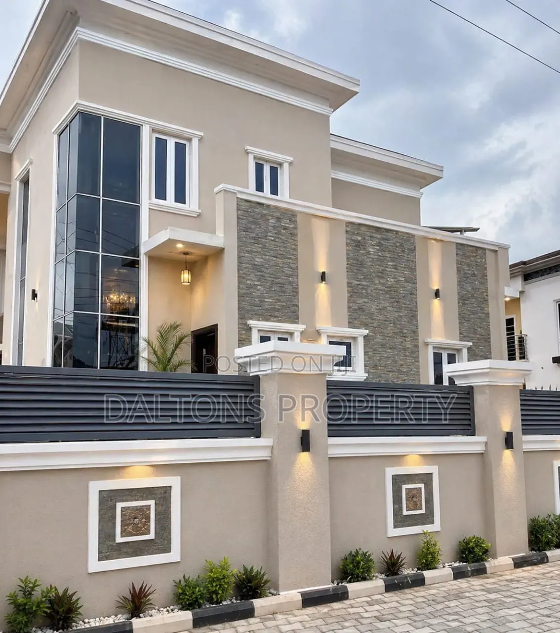 4bdrm Duplex in Lugbe District for sale in Lugbe District