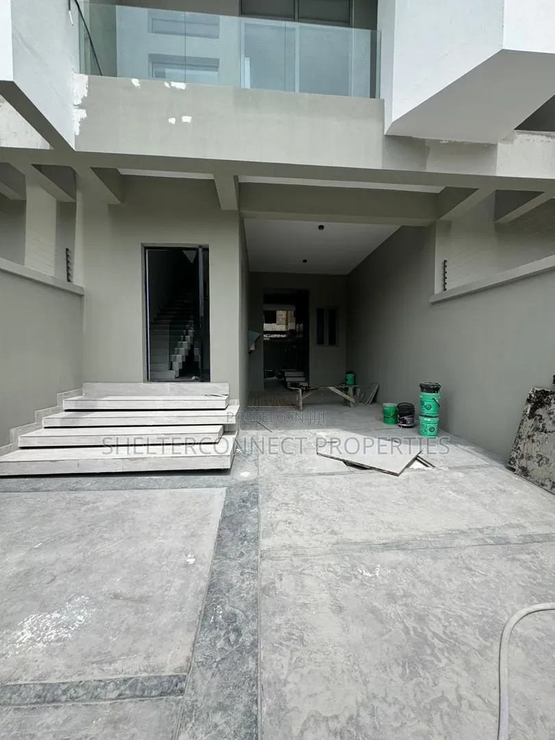 4bdrm Duplex in Lekki Phase 1 for sale in Lekki Phase 1