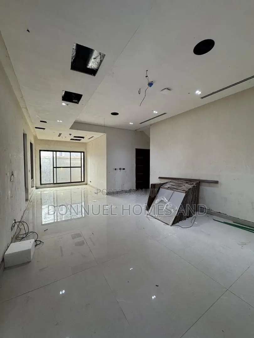 6bdrm Duplex in Ikot Abasi for sale in Ikot Abasi