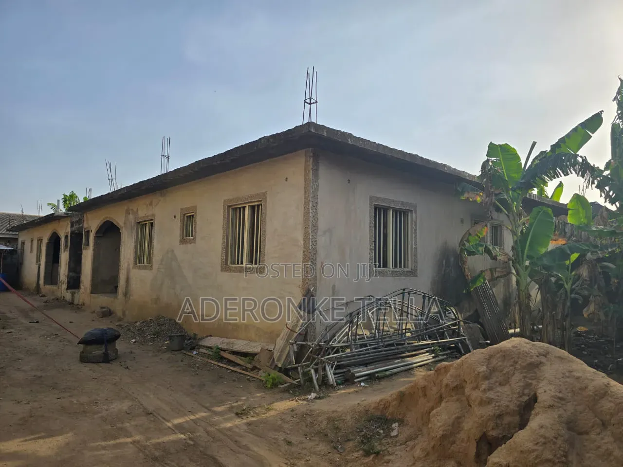 3bdrm Block of Flats in Alagbado for sale in Alagbado