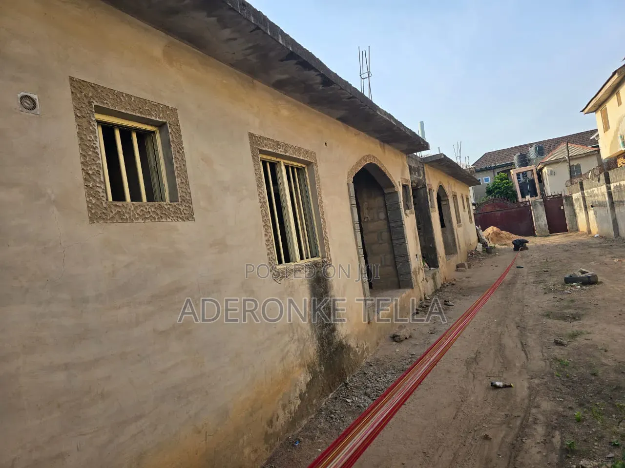 3bdrm Block of Flats in Alagbado for sale in Alagbado