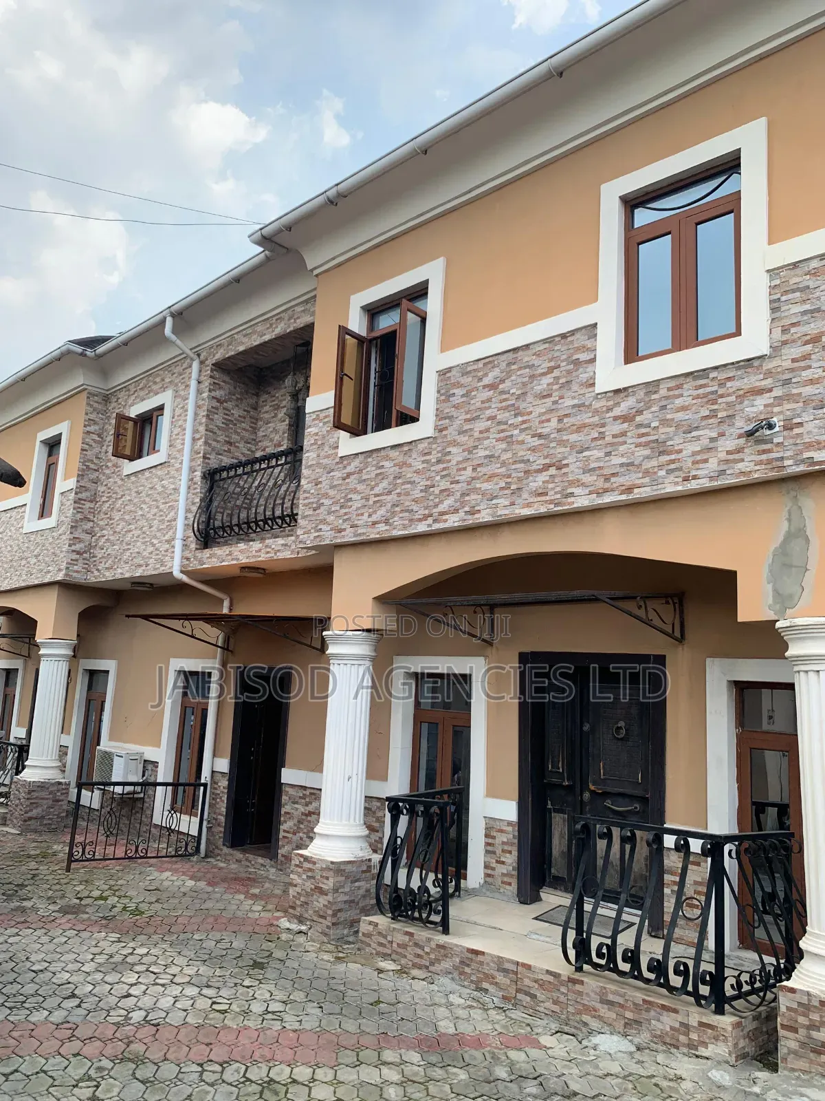 4bdrm Block of Flats in Magodo Shangisha for rent in GRA Phase 2 Shangisha