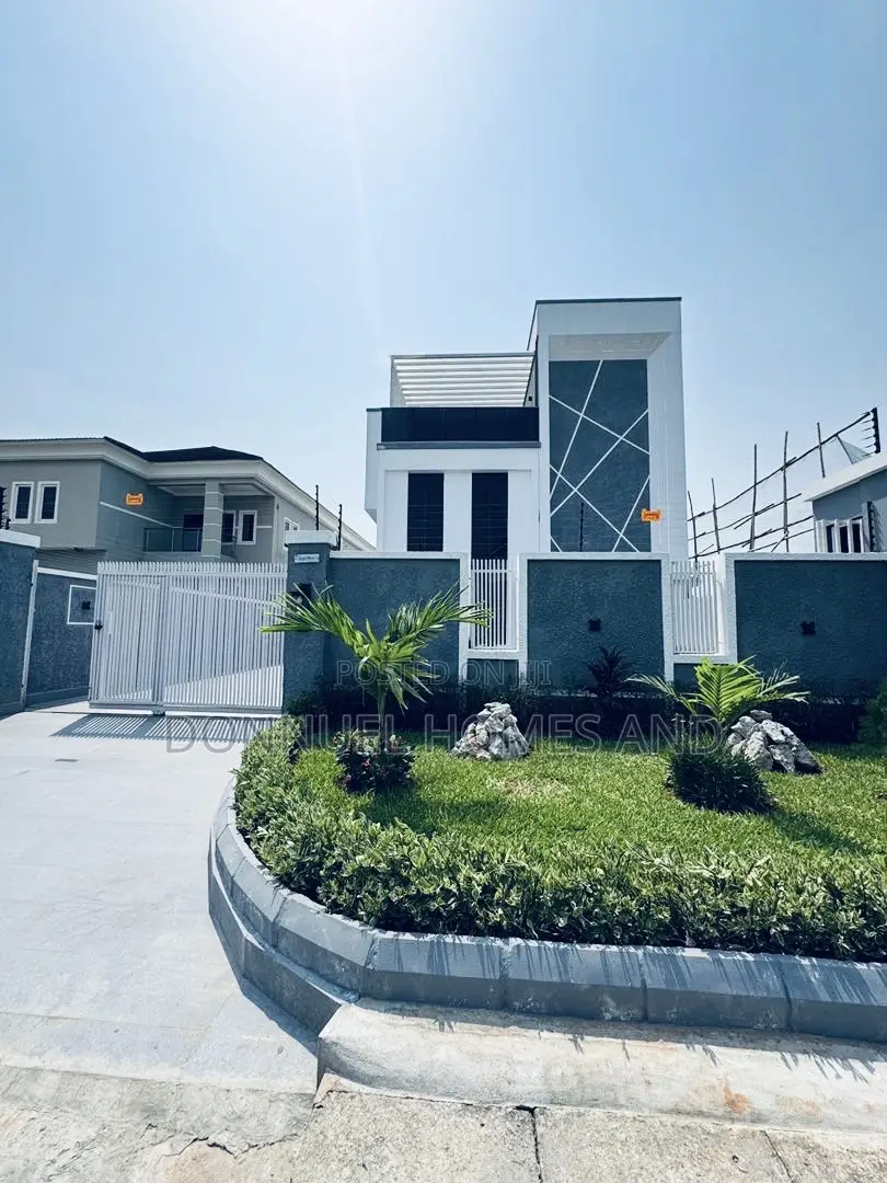 5bdrm Duplex in Lekki for sale in Lekki