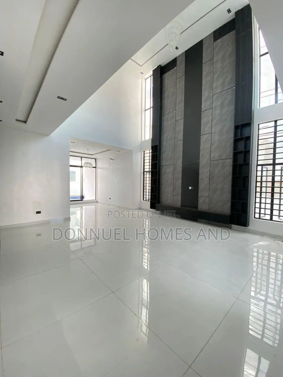 5bdrm Duplex in Lekki Expressway for sale in Lekki Expressway