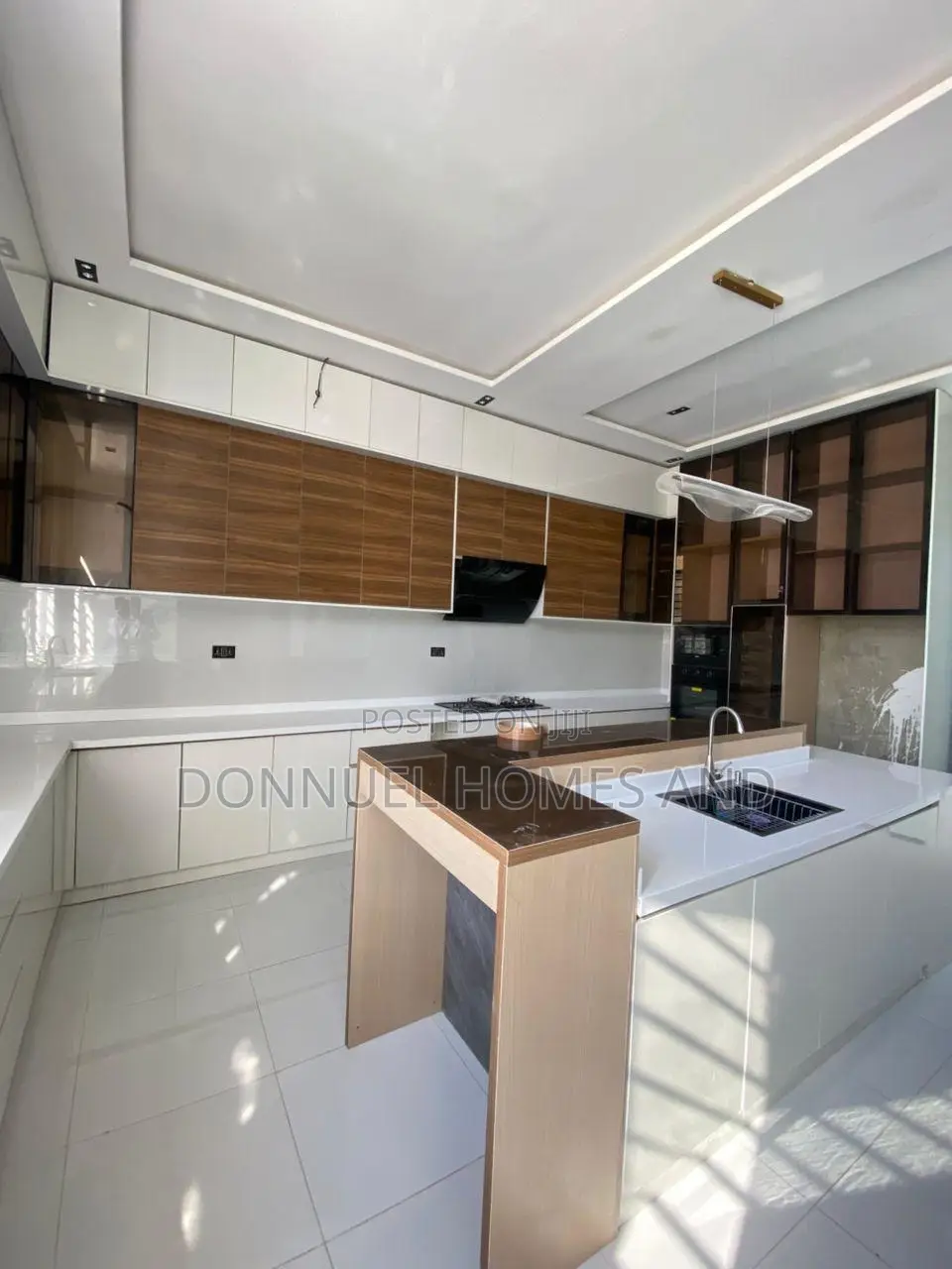5bdrm Duplex in Lekki Expressway for sale in Lekki Expressway