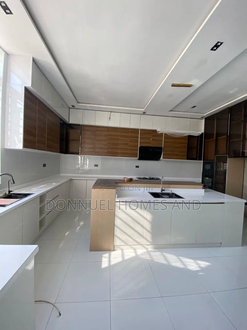 5bdrm Duplex in Lekki Expressway for sale in Lekki Expressway
