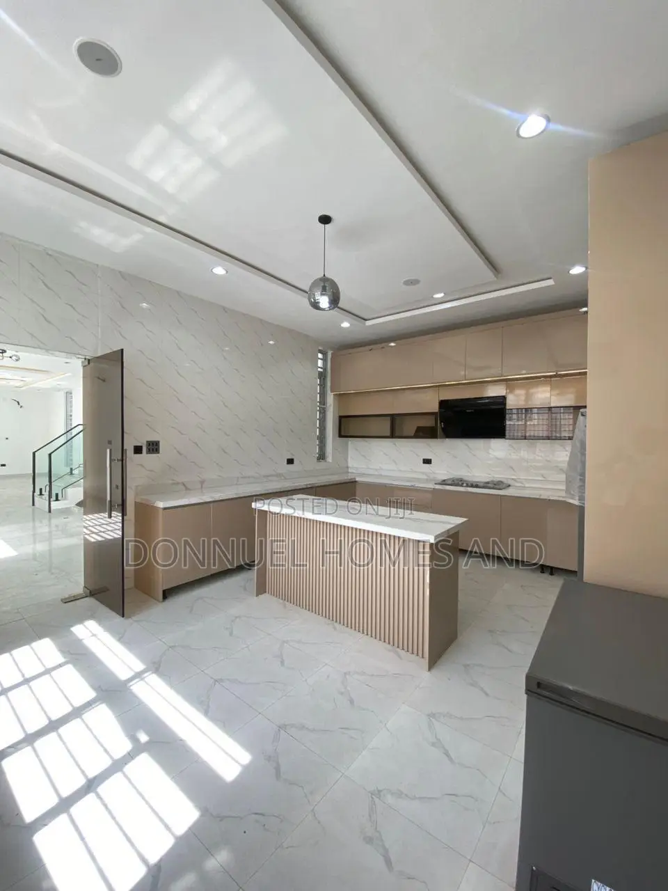 5bdrm Duplex in Ikota for sale in Ikota