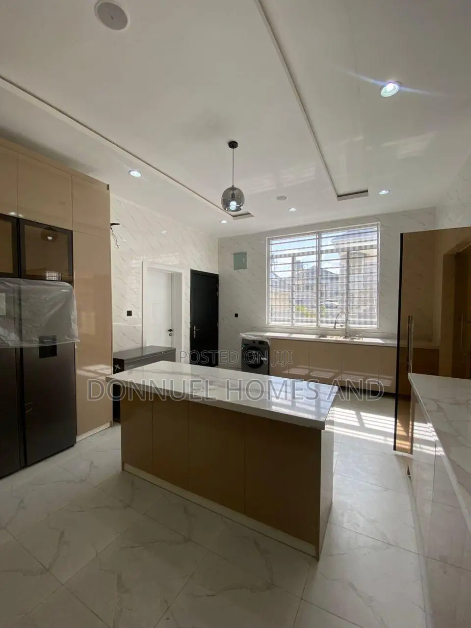 5bdrm Duplex in Ikota for sale in Ikota