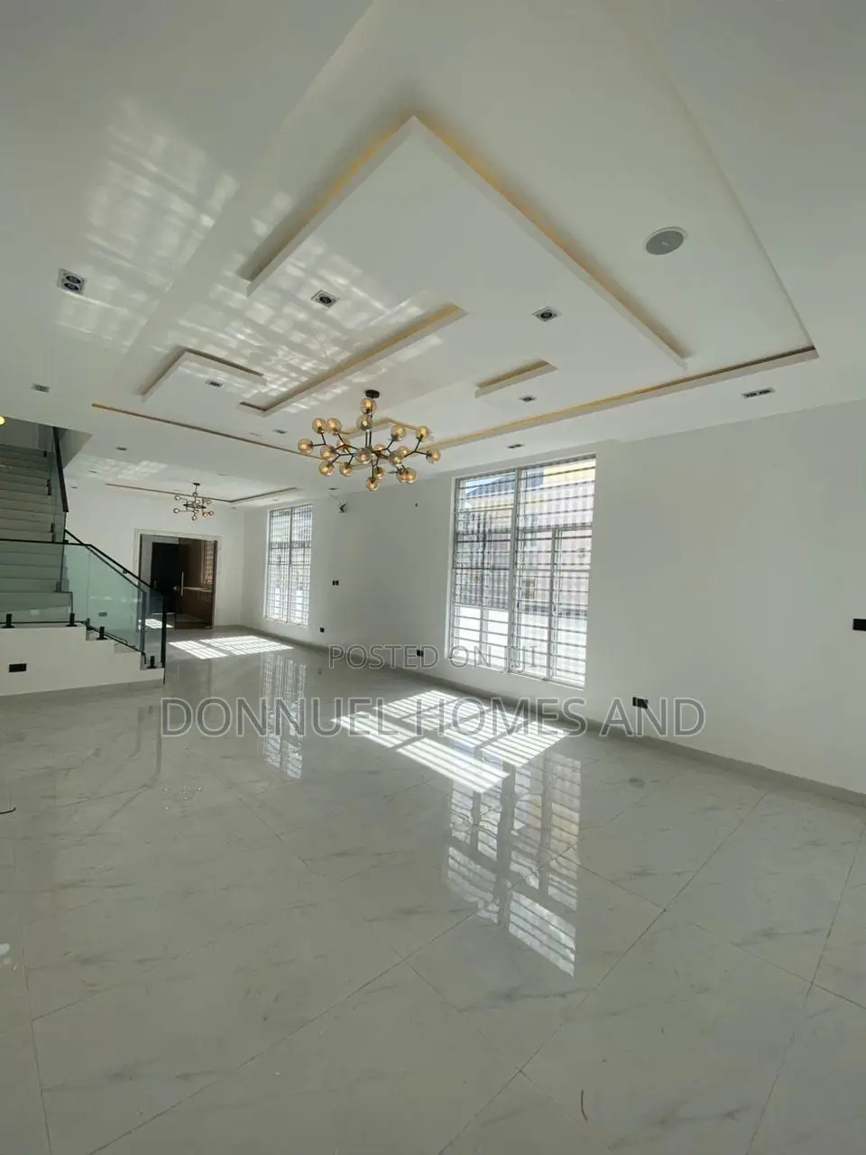 5bdrm Duplex in Ikota for sale in Ikota