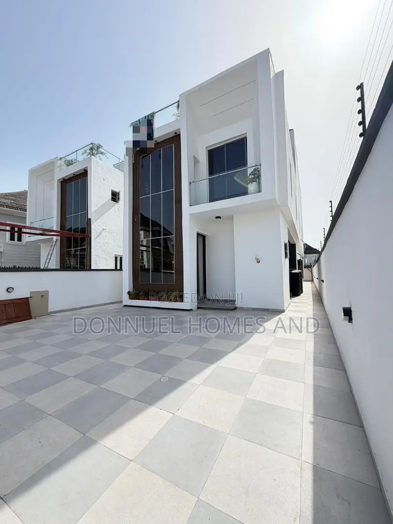 5bdrm Duplex in Chevron for sale in Chevron