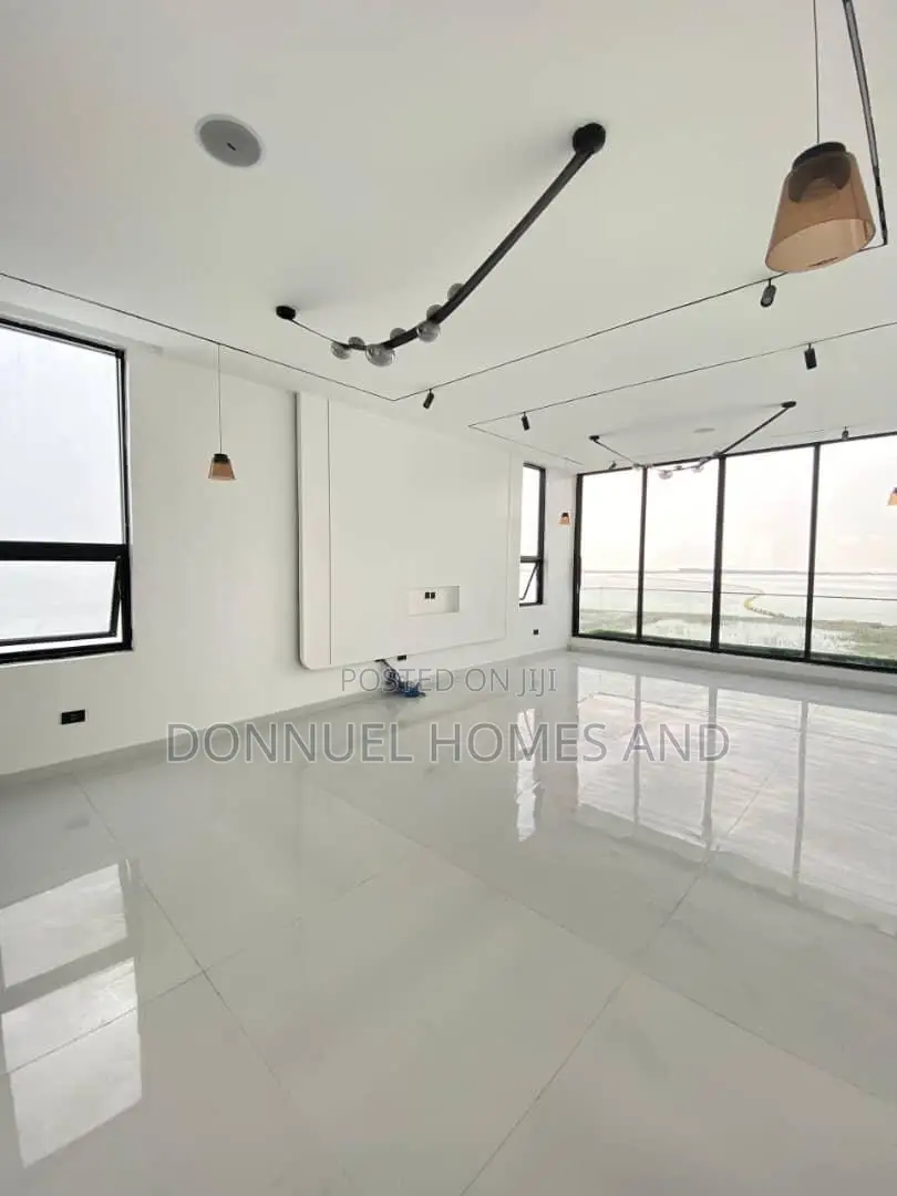 5bdrm Duplex in Osapa london for sale in Osapa london