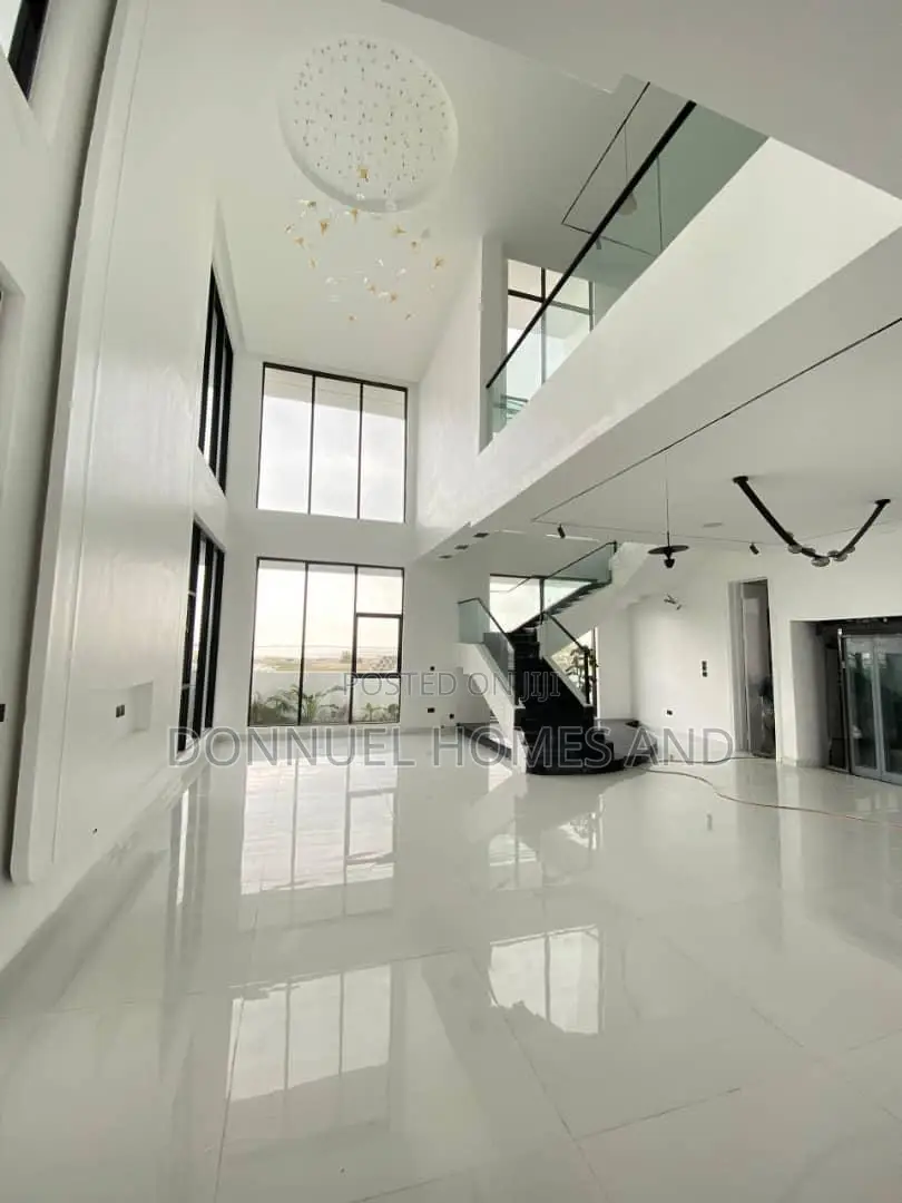 5bdrm Duplex in Osapa london for sale in Osapa london