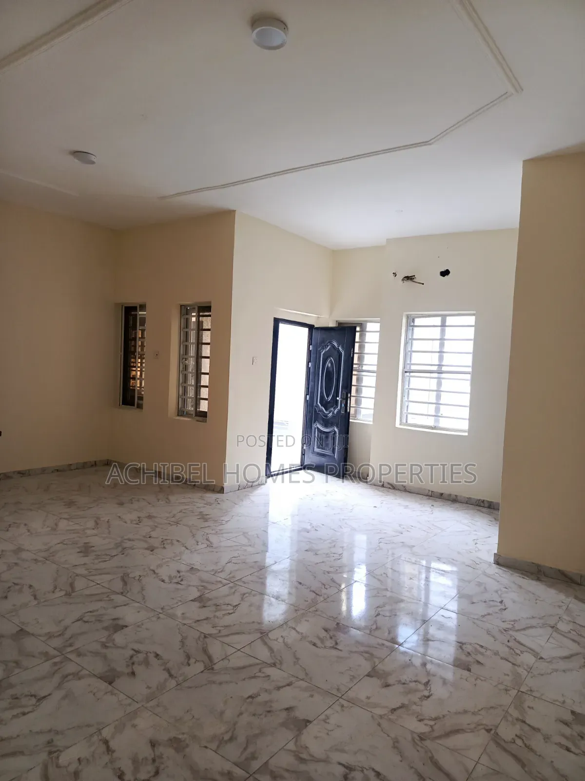 3bdrm Apartment in Osapa London, Jakande for rent in Jakande