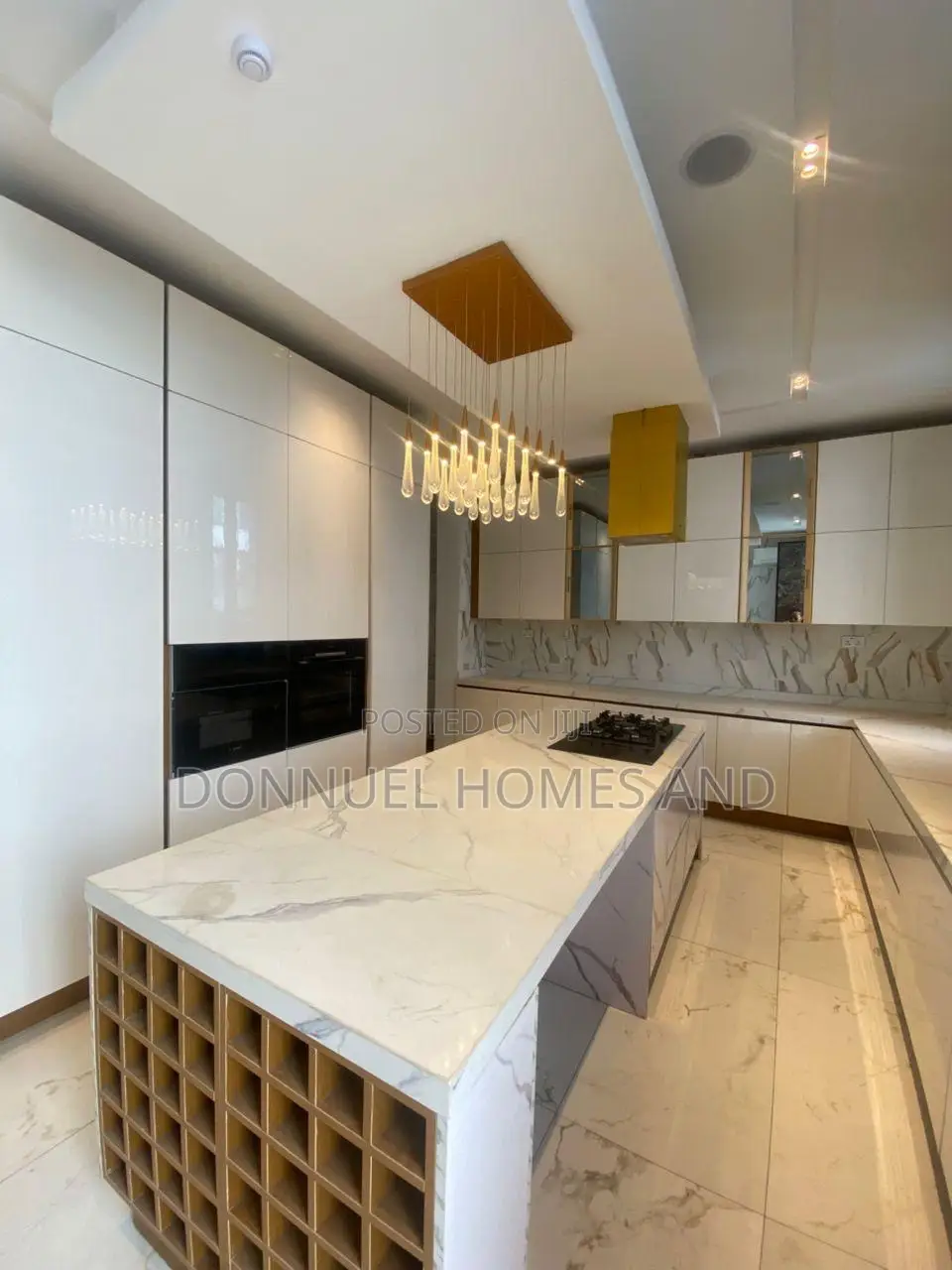 5bdrm Duplex in Osapa london for sale in Osapa london