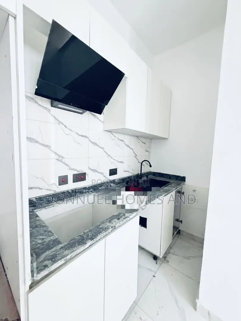 1bdrm Apartment in Lekki Expressway for sale in Lekki Expressway