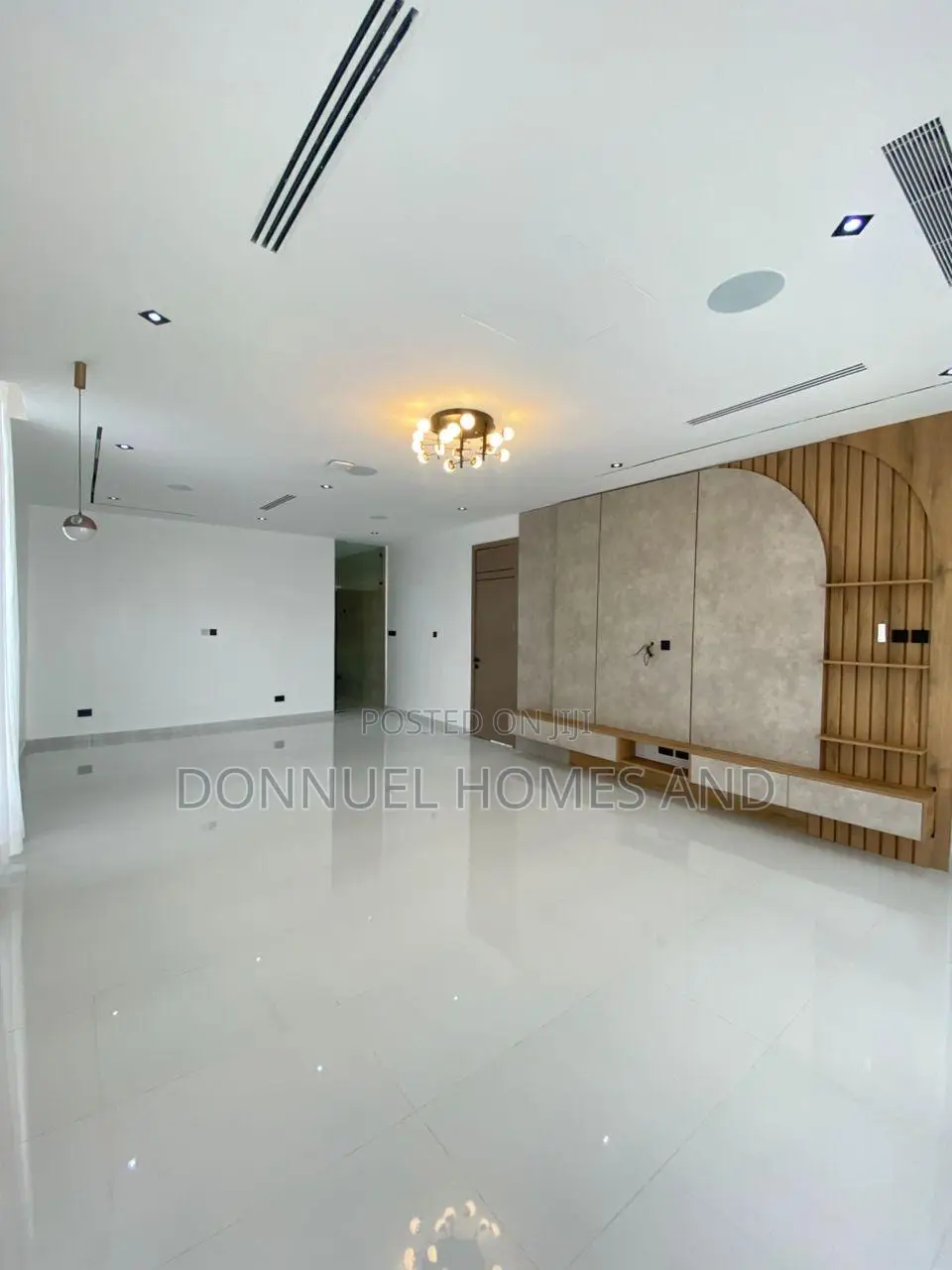 5bdrm Duplex in Ikate for sale in Ikate