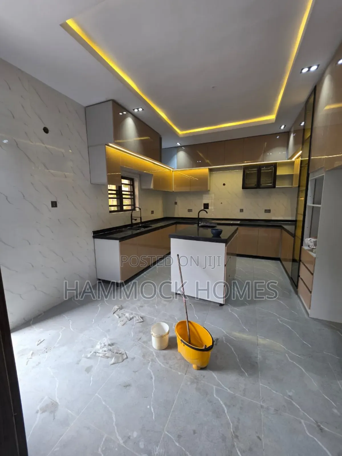 5bdrm Duplex in Carlton Gate Estate, Akobo for sale in Akobo