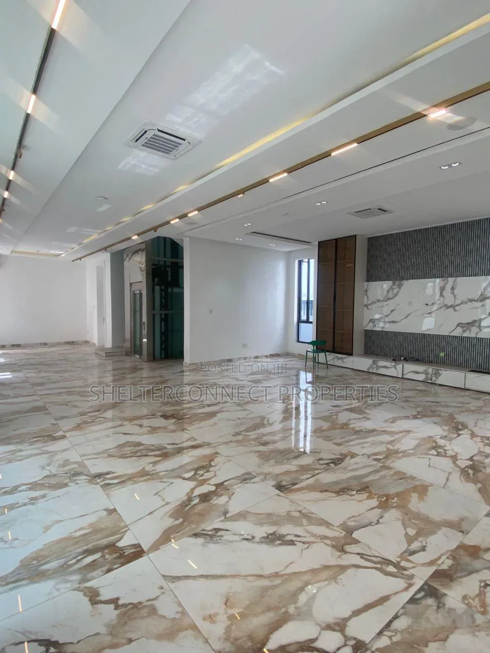 5bdrm Duplex in Osapa london for sale in Osapa london
