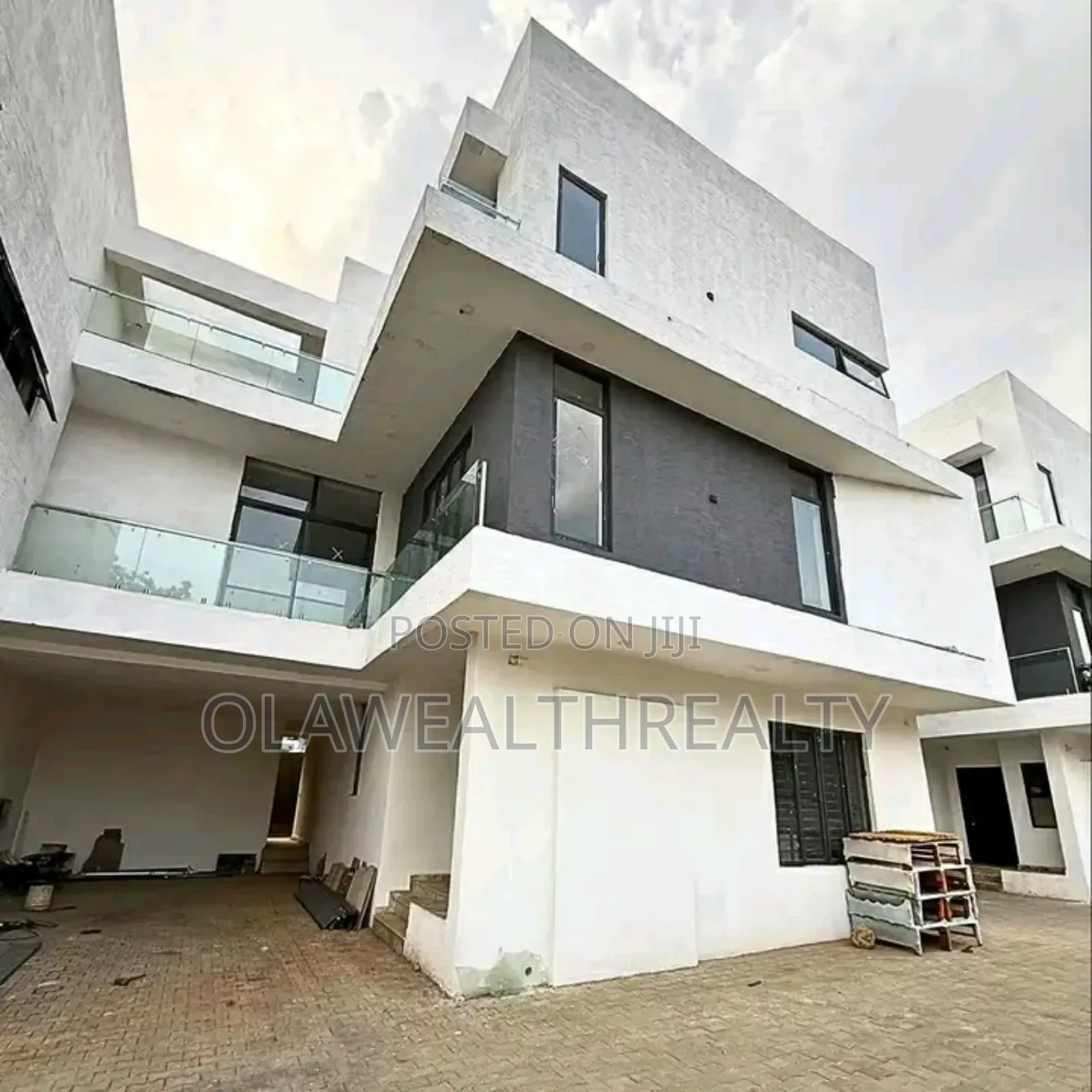 5bdrm Duplex in Maitama for sale in Maitama