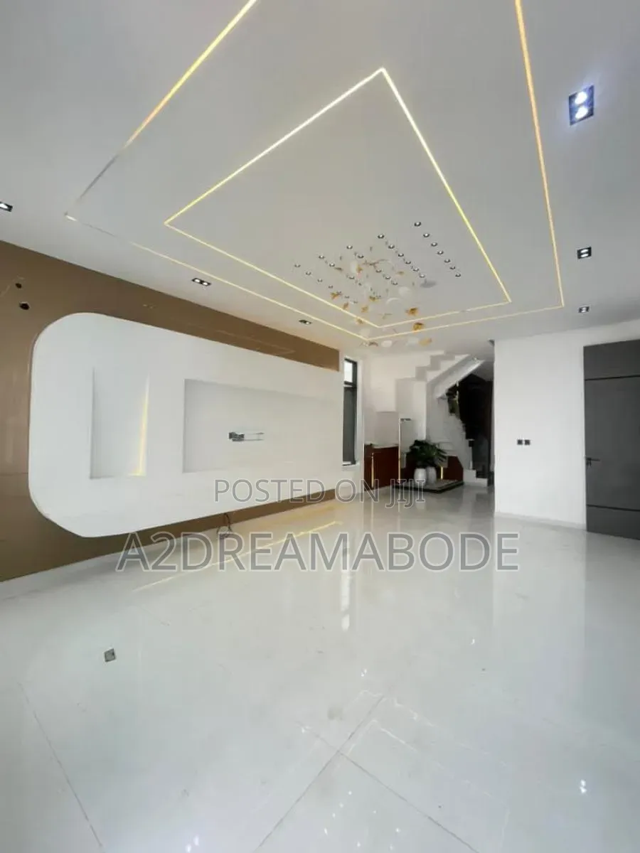 4bdrm Duplex in Ikota Gra for sale in Ikota