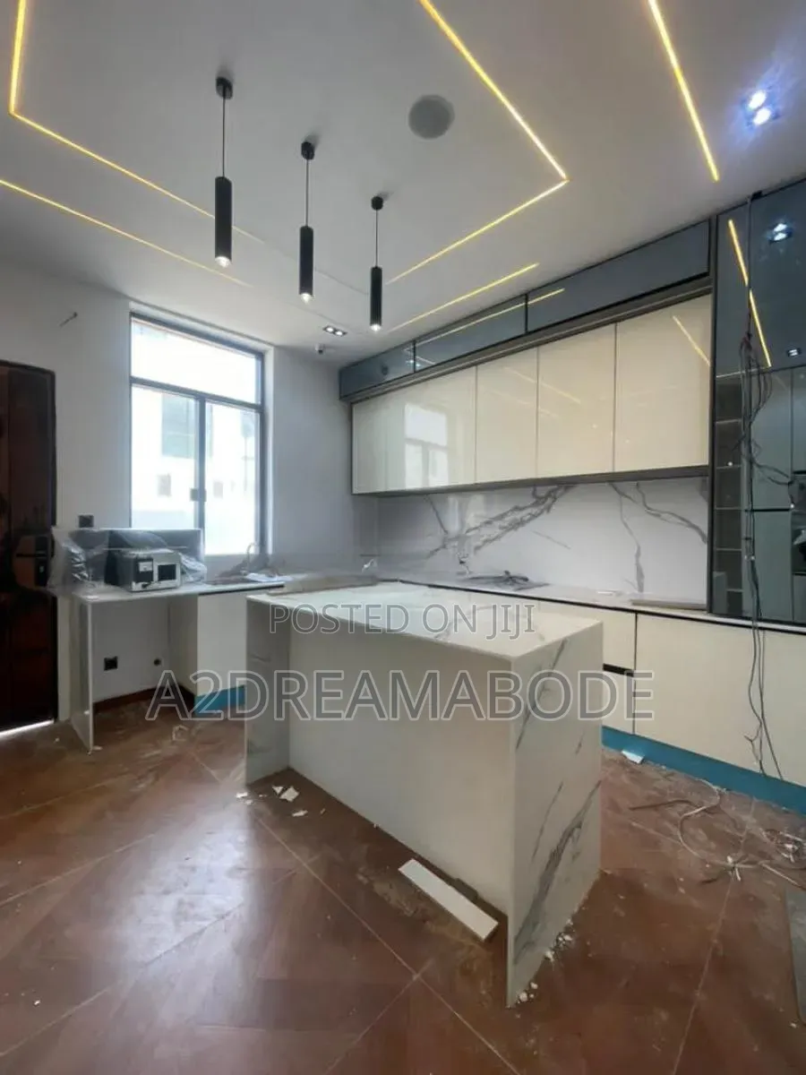 4bdrm Duplex in Ikota Gra for sale in Ikota