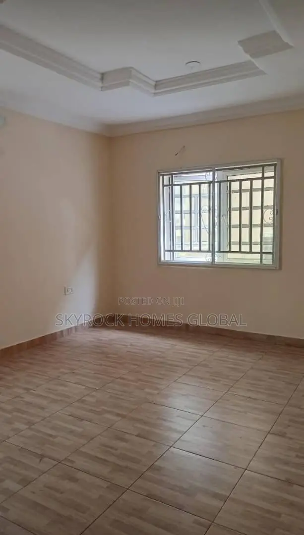 2bdrm Block of Flats in Osapa london for rent in Osapa london