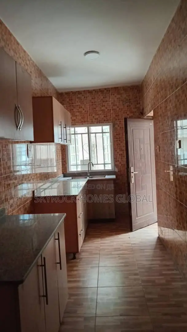 2bdrm Block of Flats in Osapa london for rent in Osapa london