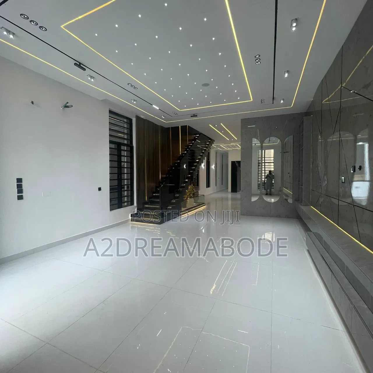 5bdrm Duplex in Chevron for sale in Chevron