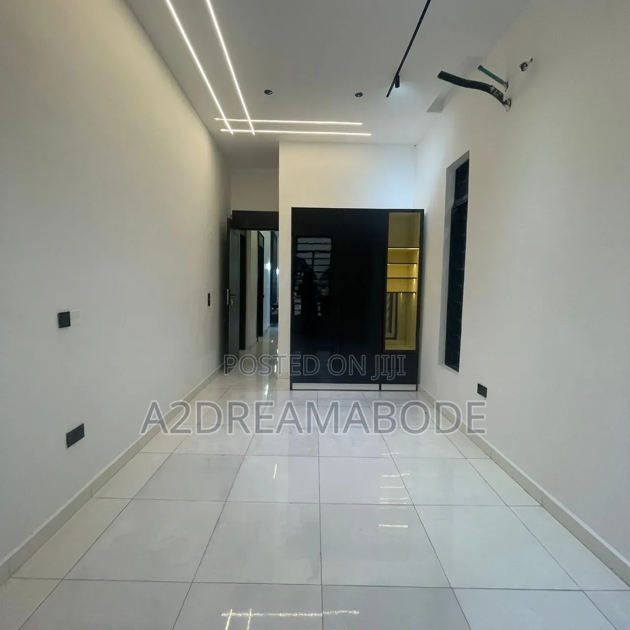 5bdrm Duplex in Chevron for sale in Chevron
