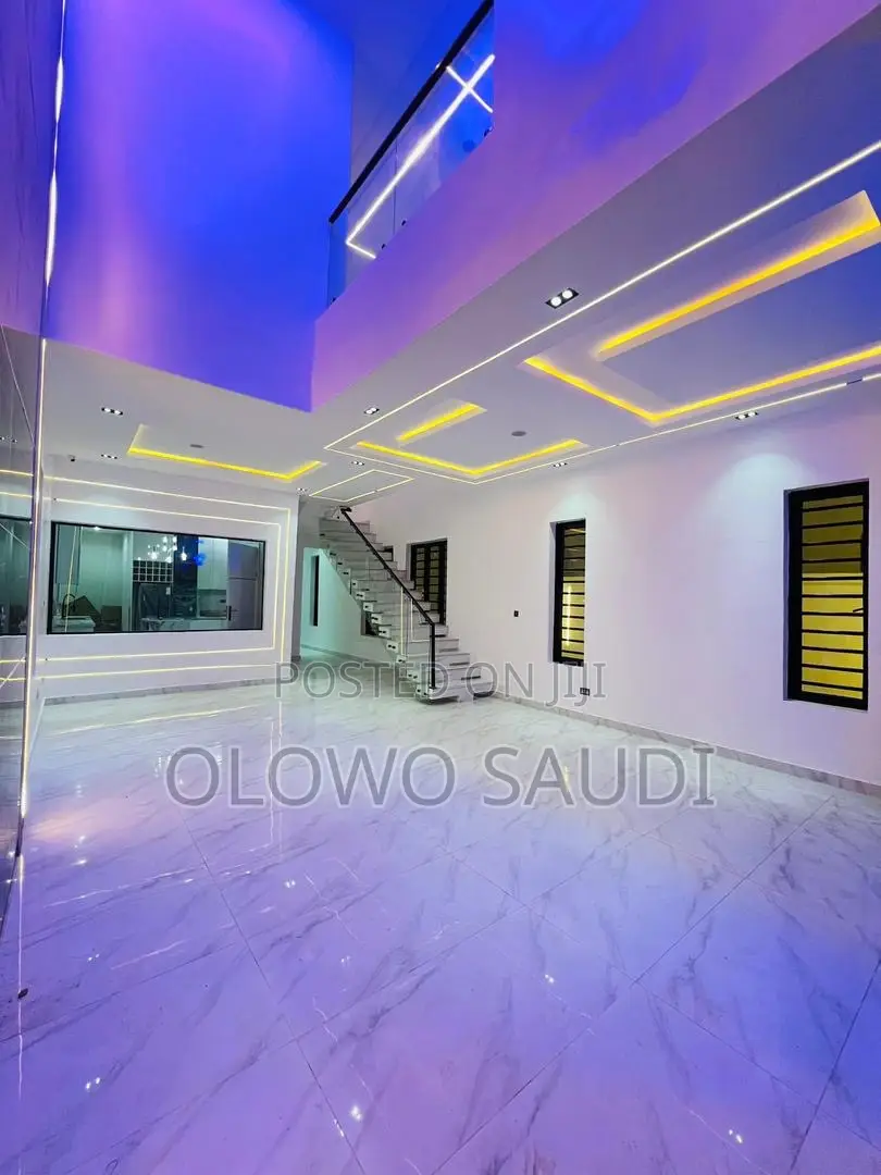 5bdrm Duplex in Ologolo for sale in Ologolo