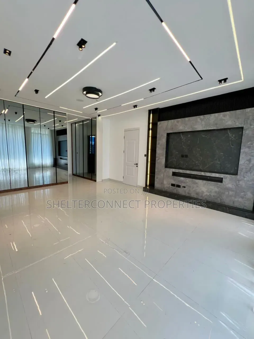 4bdrm Duplex in Chevron for sale in Chevron