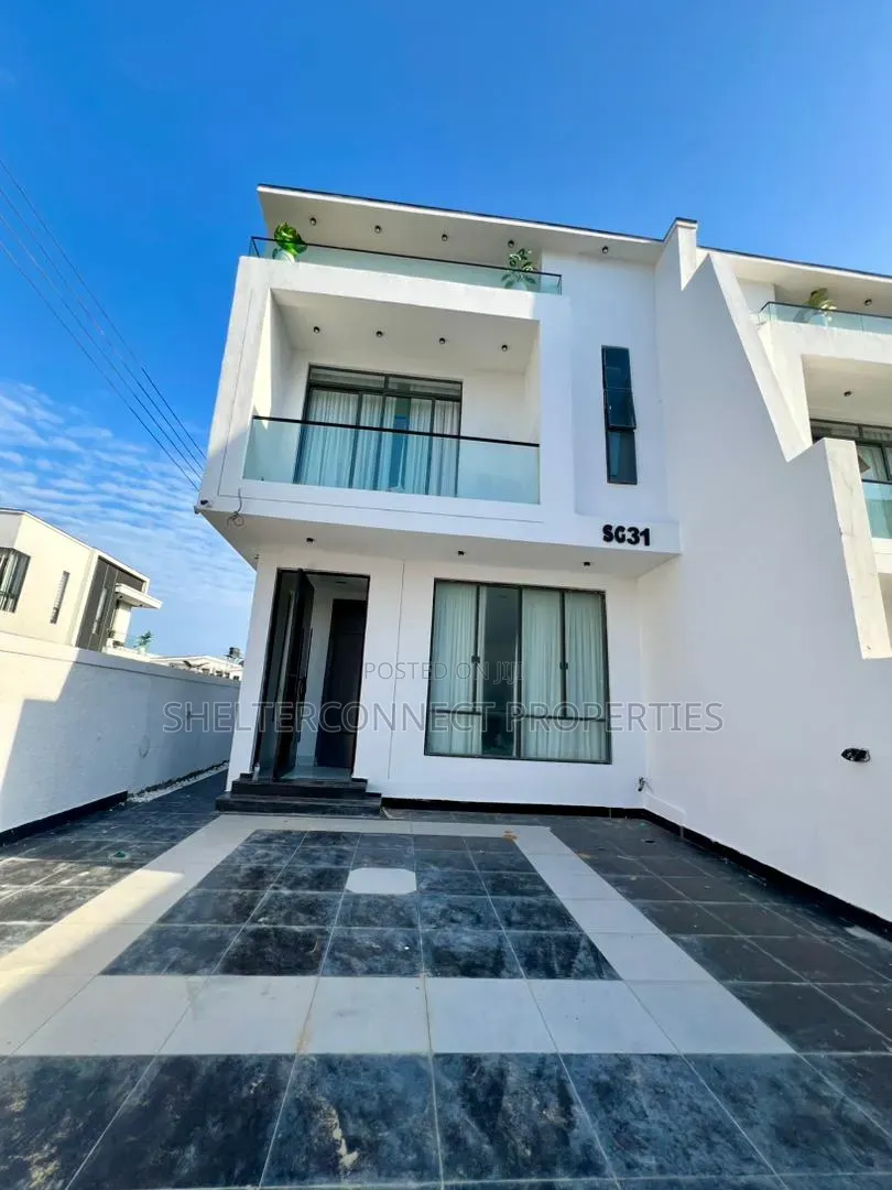 5bdrm Duplex in Chevron for sale in Chevron