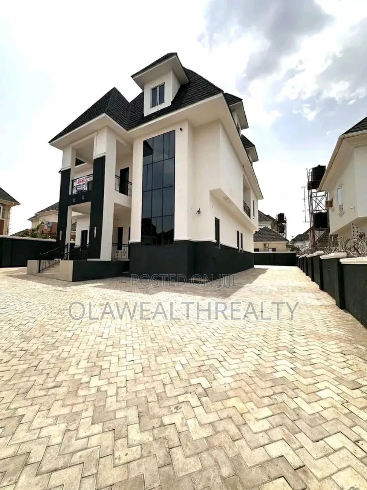 7bdrm Duplex in Gwarinpa for sale in Gwarinpa